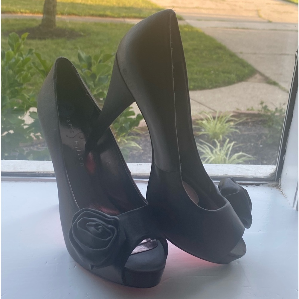 Paris Hilton peep toe heel